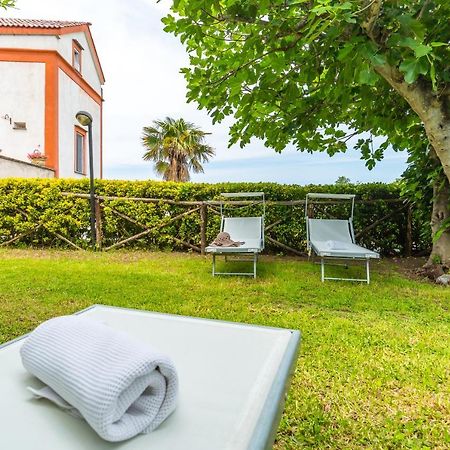 La TERRAZZA sul GIARDINO Apartment Procida Exterior foto