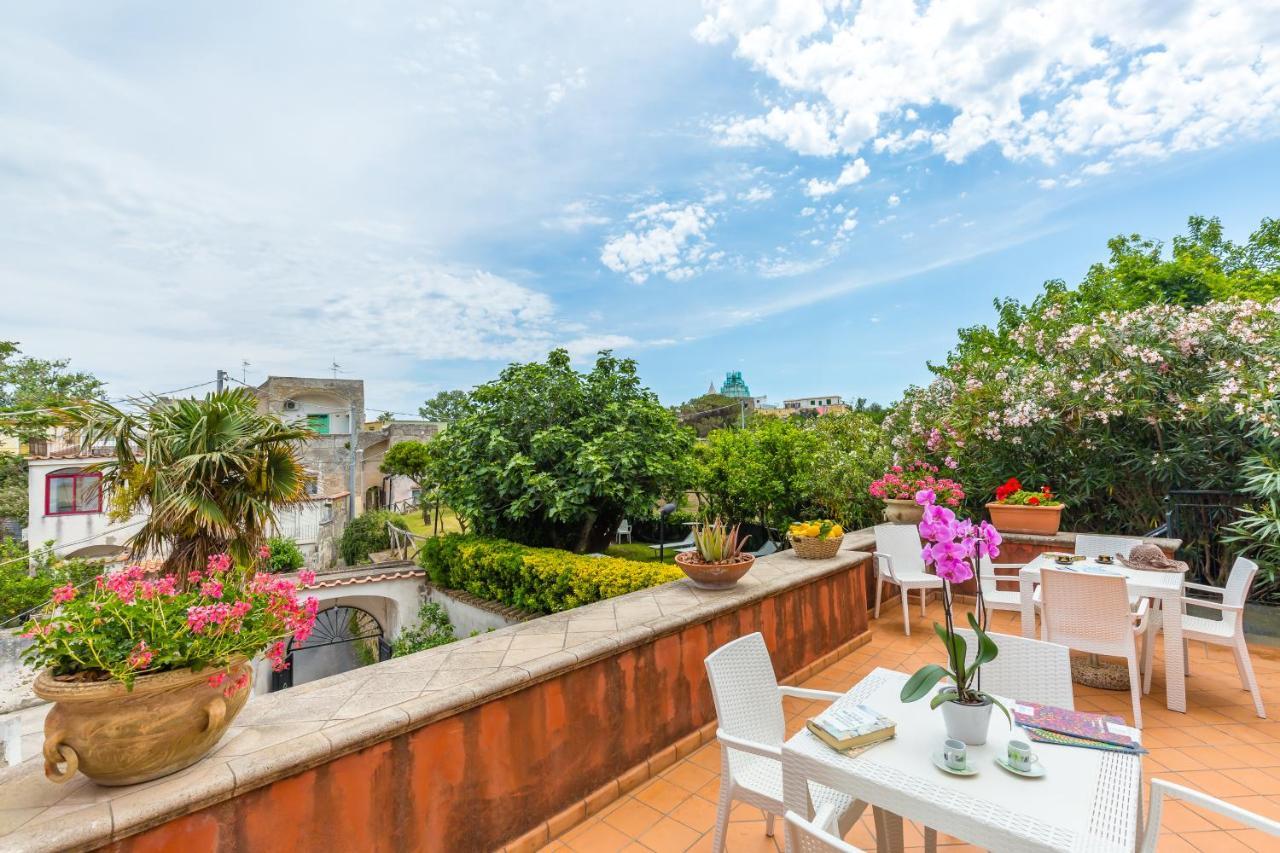 La TERRAZZA sul GIARDINO Apartment Procida Exterior foto