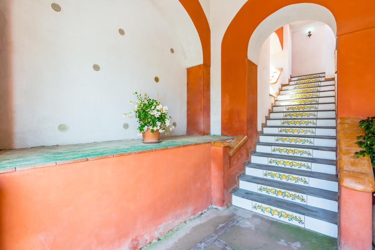 La TERRAZZA sul GIARDINO Apartment Procida Exterior foto