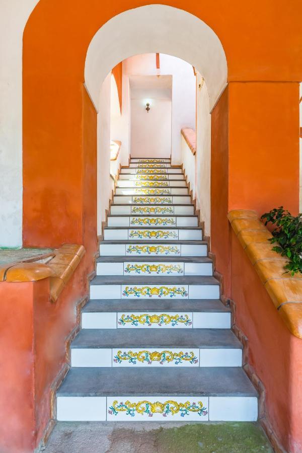 La TERRAZZA sul GIARDINO Apartment Procida Exterior foto