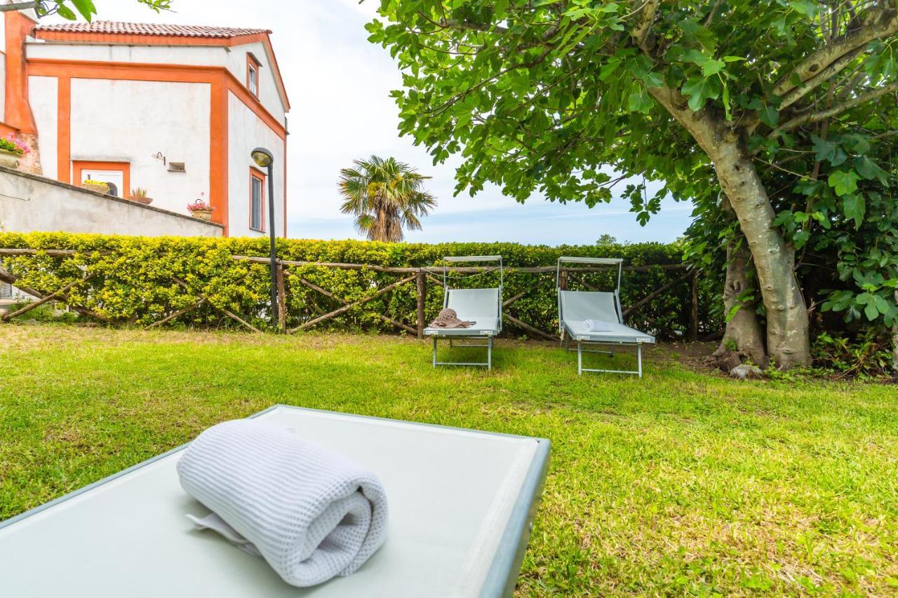 La TERRAZZA sul GIARDINO Apartment Procida Exterior foto